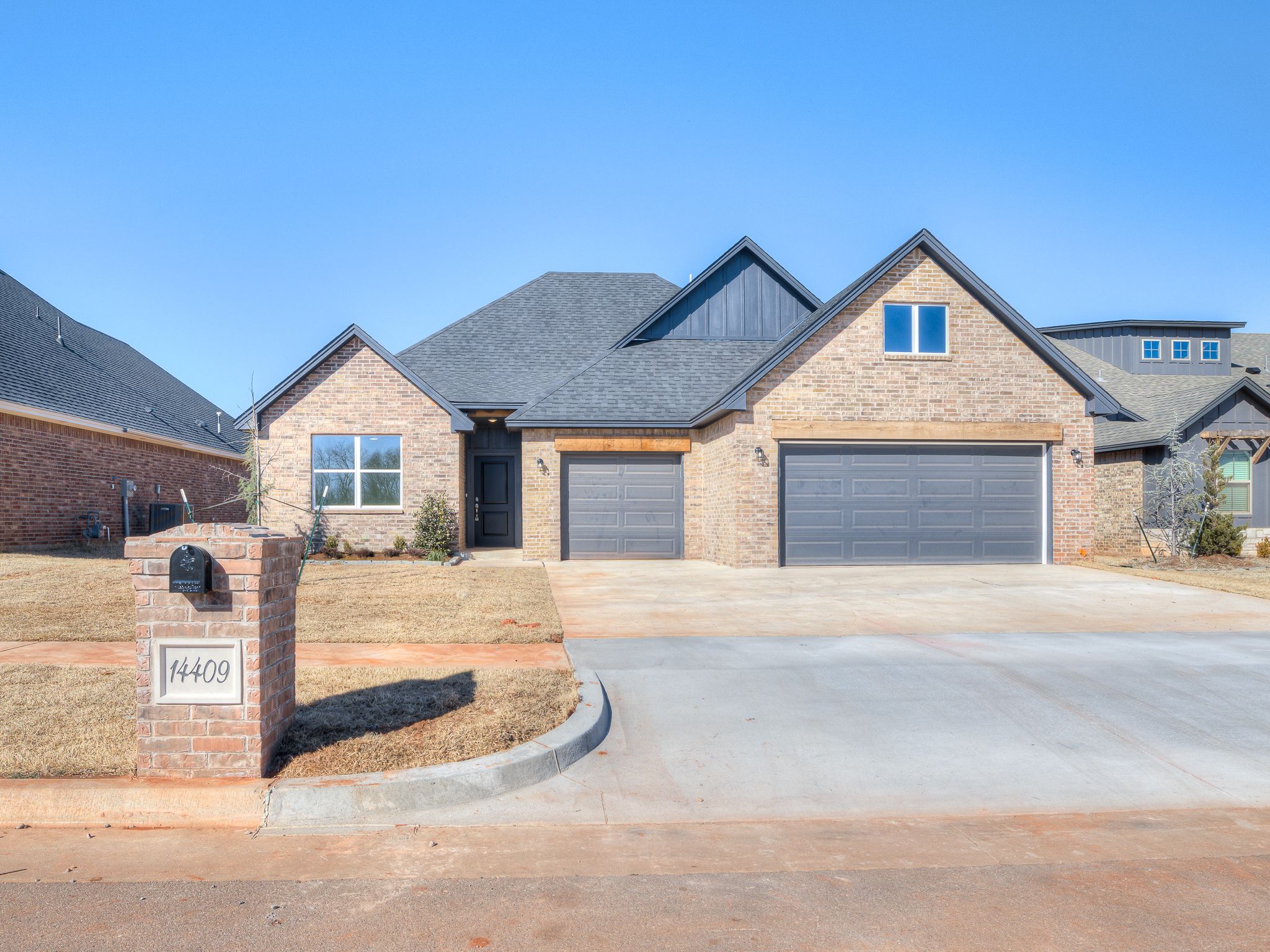14407 central village